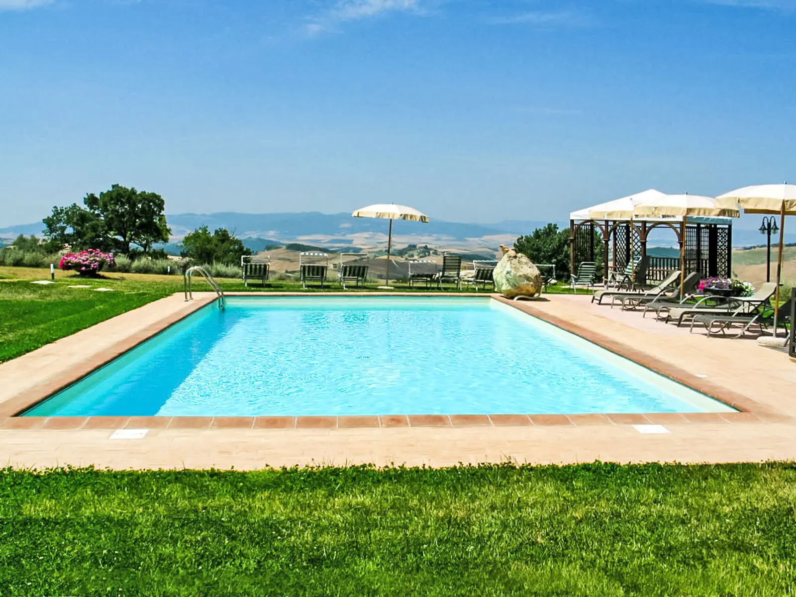 swimmingpoloo plus view